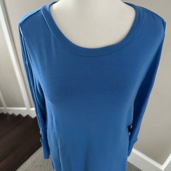 Lilly Pulitzer Fresh Squeeze, Ladder sleeve, Luxletic pullover. - Picture 4 of 7